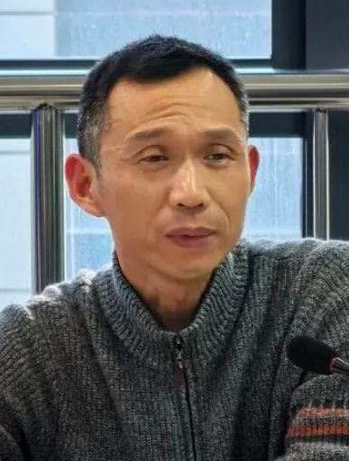 张成的照片