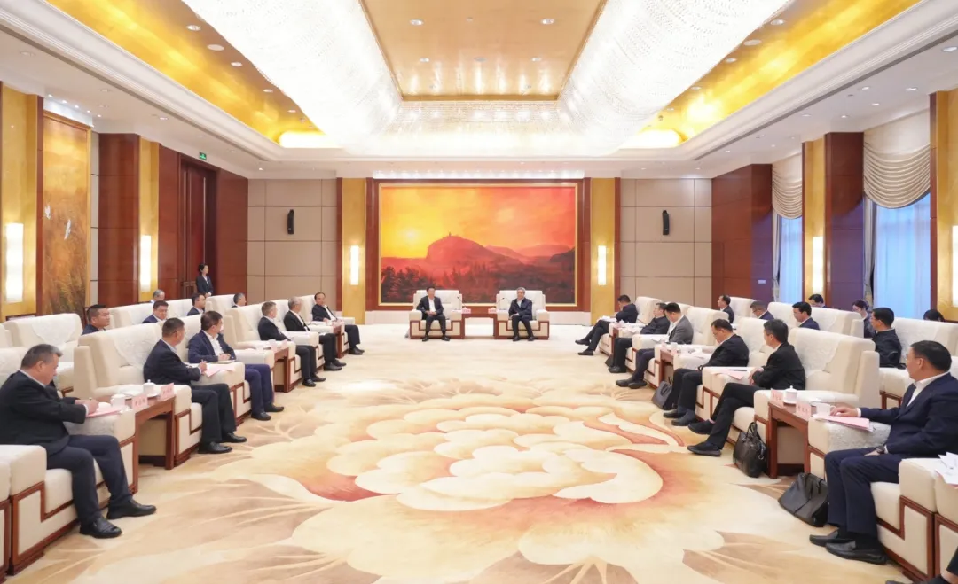 吴书记会见招商局集团副总经理王秀峰一行(14611011)-20250508190543.jpg